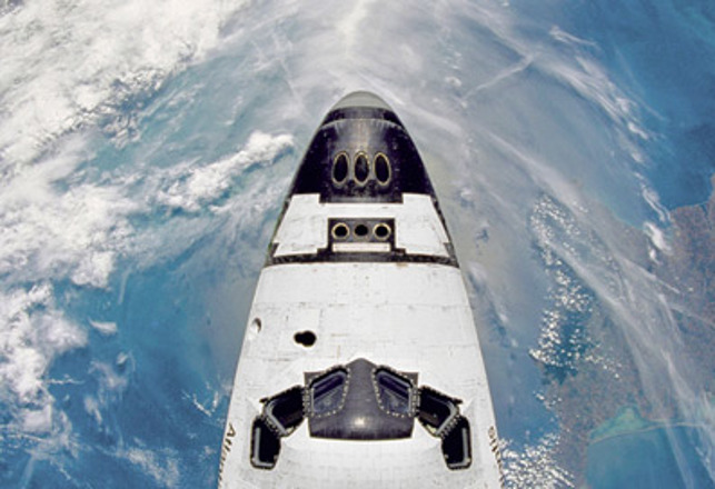 Mysterious Light Plume from Shuttle Perplexes Observatory