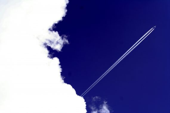 Contrail_From_Jet