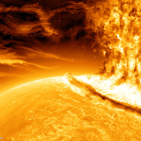 Huge Solar Storm Just Misses Earth – NOW They Tell Us!
