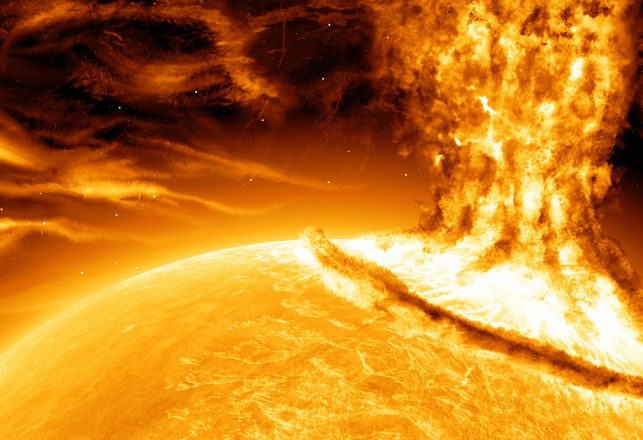 Huge Solar Storm Just Misses Earth – NOW They Tell Us!