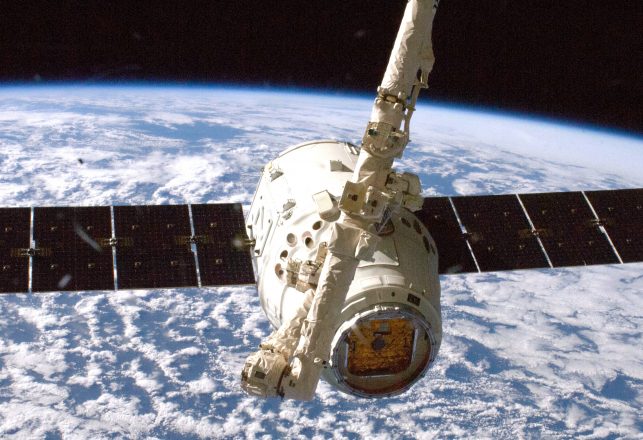 SpaceX Dragon 3 (CRS-3) Capsule Arrives with 2.5 Tons of Easter Goodies