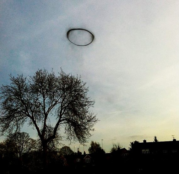 mysterious-black-ring-of-leamington-spa-appears-in-skies-over-england