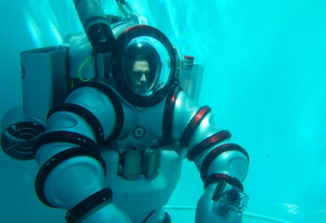 Wearable Submarine to Hunt for Rad Computer