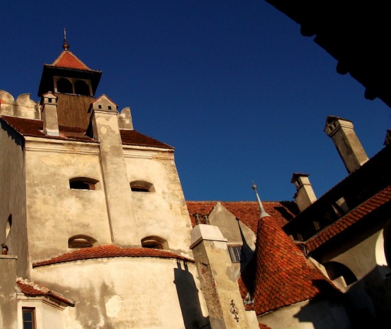 Black-Dark-Tourism-Dracula's-Castle-Bran-Transylvania-Romania-10
