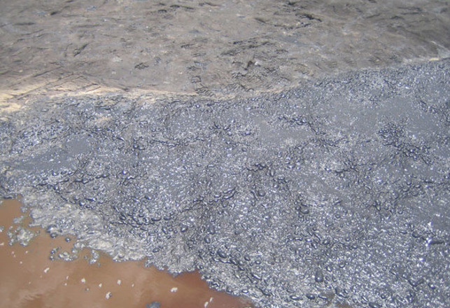 Do Microbes in Hot Asphalt Mean There’s Life on Titan?
