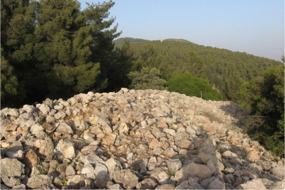 israel stone monument 3 570x380