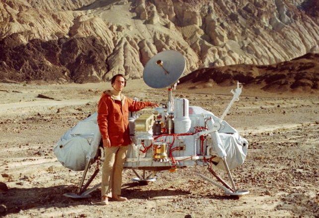 Ex-NASA Worker Claims She Saw Humans on Mars in 1979