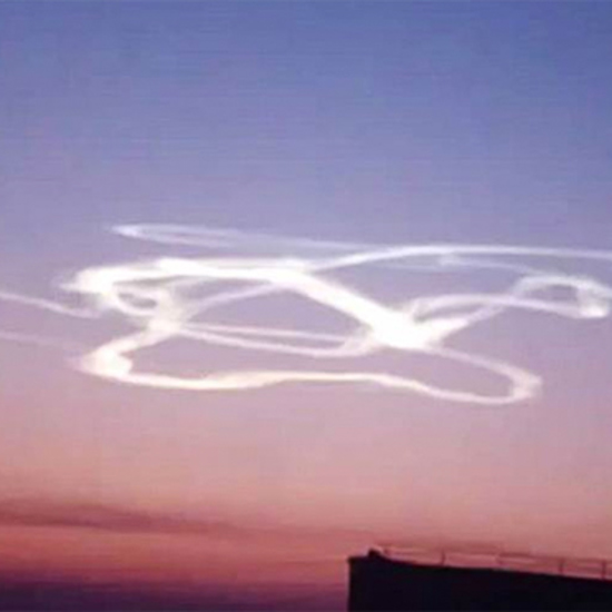 Strange Contrails Appear Over Russian Town