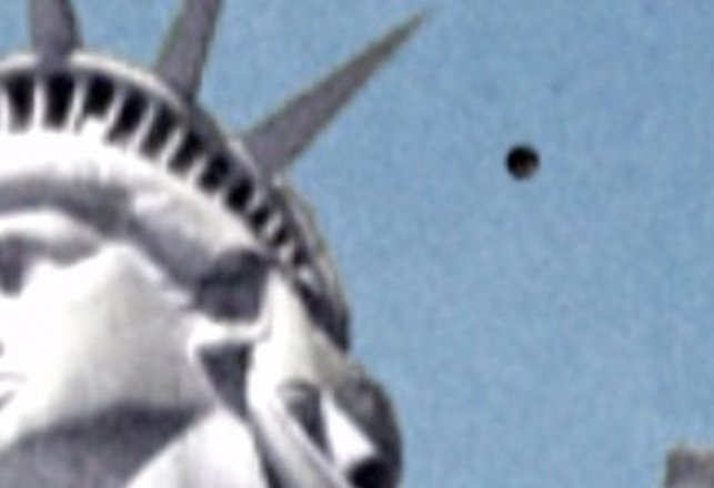UFO Spotted Over the Statue of Liberty