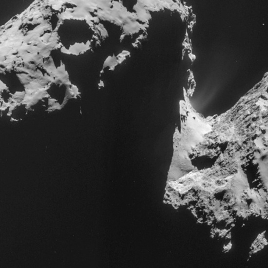 Comet 67P May Break in Two to Expose Fluffy Insides