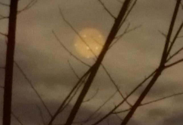 Sphere in S. Carolina, Orbs Over England, Triangle in Miss.