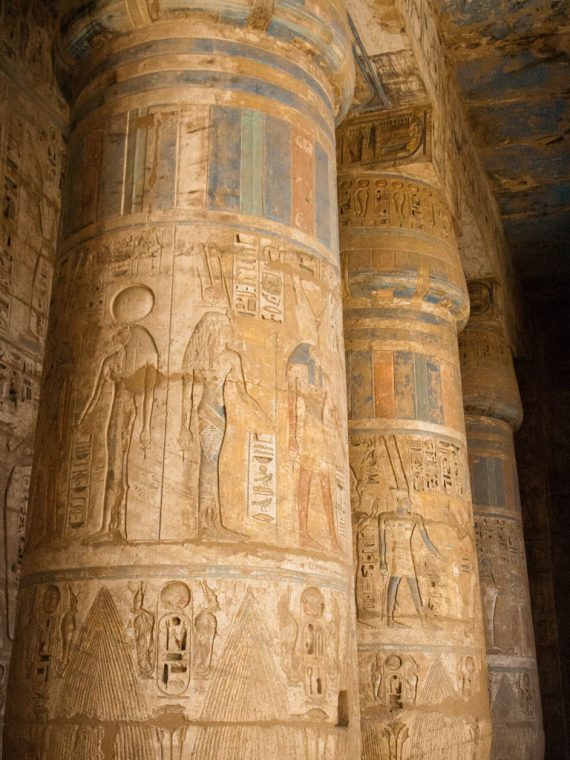 egypt-luxor-1s-medinet-habu-temple-brightly-decorated-columns