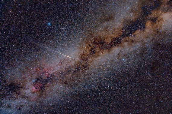 Perseid Meteor Crossing the Milky Way