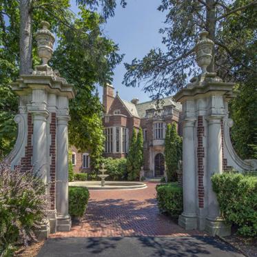 Haunted Mansion Drops in Price But Still No Takers