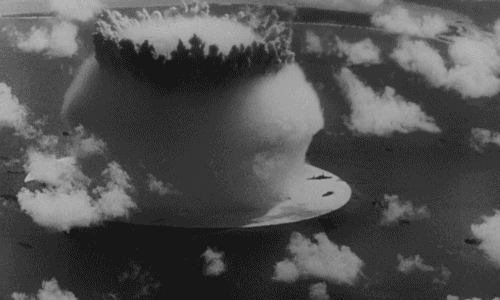 nuclear-atom-bomg-explosion-animated-gif-6