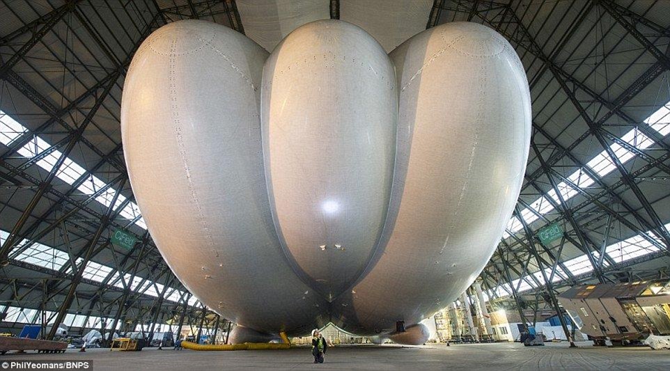 310443F500000578 3438477 Three years since work began on the Airlander 10 pictured engine a 1 1455015229230