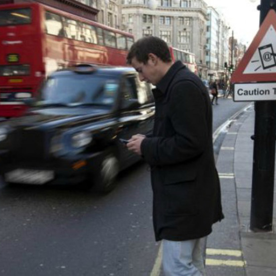 City Installs Sidewalk Traffic Lights For Smartphone “Zombies”