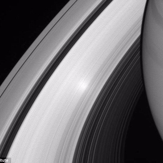 NASA Claims Strange Saturn Ring Bulge is an Optical Illusion