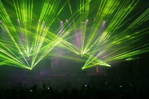 laser light show 570x379