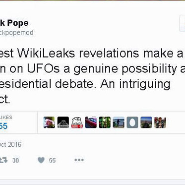 Trump and Clinton Being Pushed to Debate About UFOs