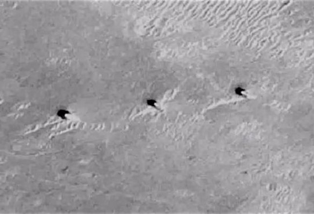 Alien Hunters Spot Trio Of Mile-High “Towers” On Mars