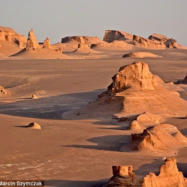 Huge Trove of Meteorites Found in Iranian Desert