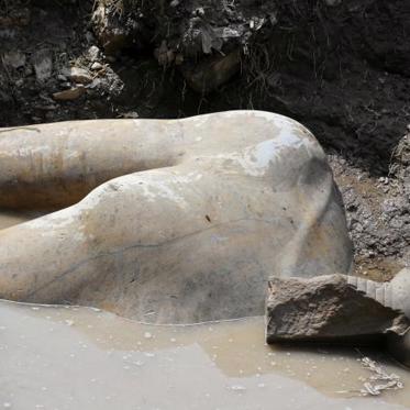 Massive Ancient Egyptian Statue Discovered in Cairo Slum