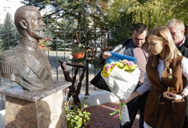 Bust of Russia’s Last Czar Reported to Shed Tears