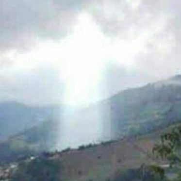 ‘Jesus’ Appears Over Landslide-Stricken Colombian City