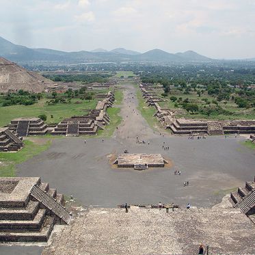 Search for Tomb in Mexican Pyramid Yields Strange Statues