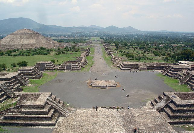 Search for Tomb in Mexican Pyramid Yields Strange Statues