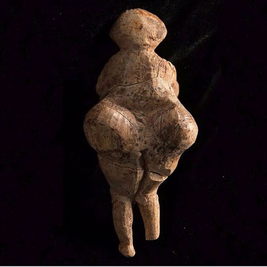 Humankind’s 23,000-Year-Old Obsession with Junk in the Trunk