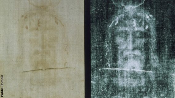 Shroud of Turin with Negative 570x320
