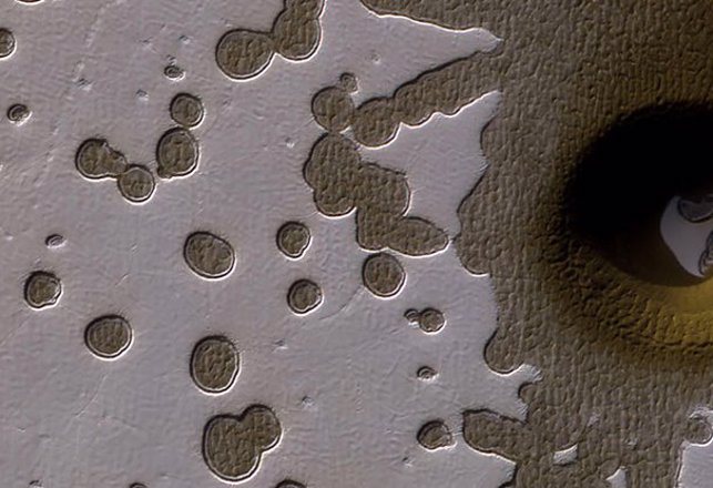 Mystery Hole on Mars’ South Pole