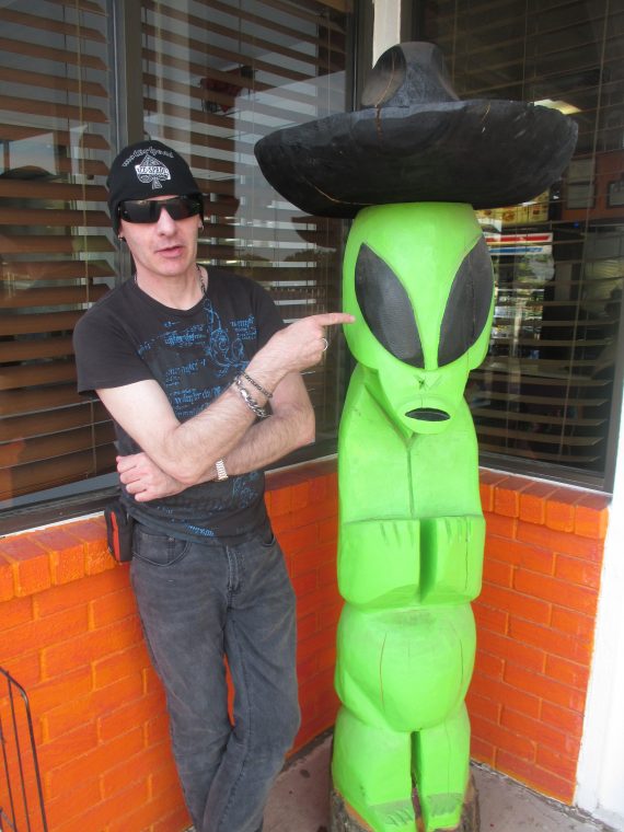 Roswell 3 570x760