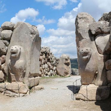 3000-Year-Old ‘Giantess’ Statue Found in Turkey