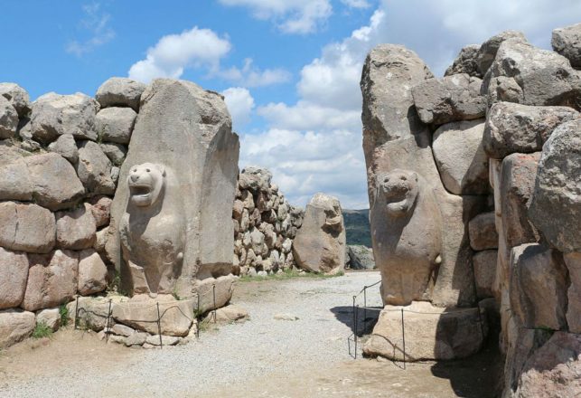 3000-Year-Old ‘Giantess’ Statue Found in Turkey