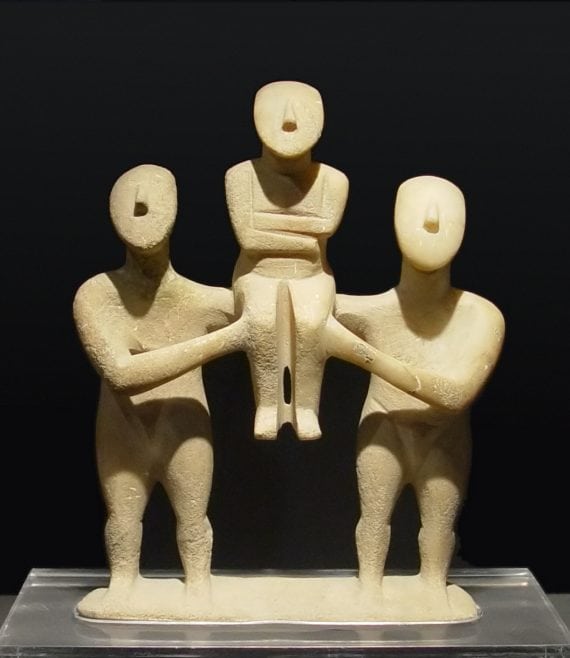 Cycladic three figurines group 570x658