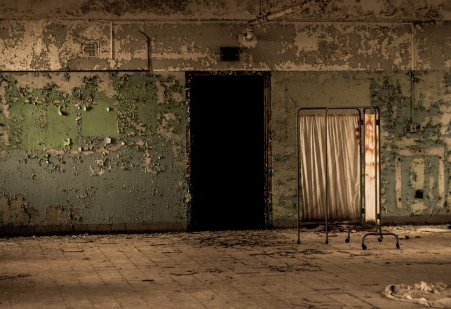 ‘Spirits’ at Abandoned Quarantine Site Filmed With an Xbox Camera