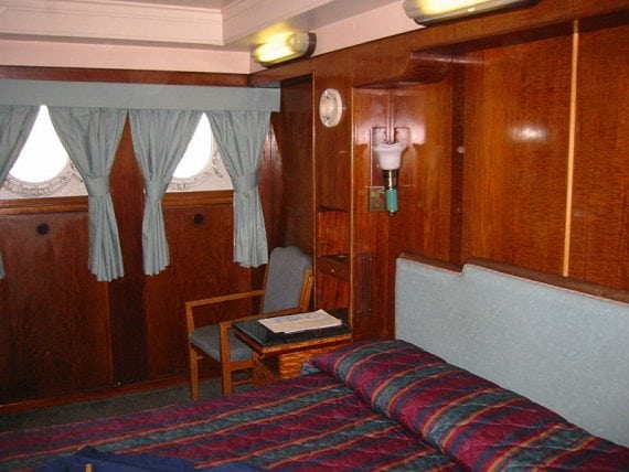 800px Queen Mary cabin 570x428