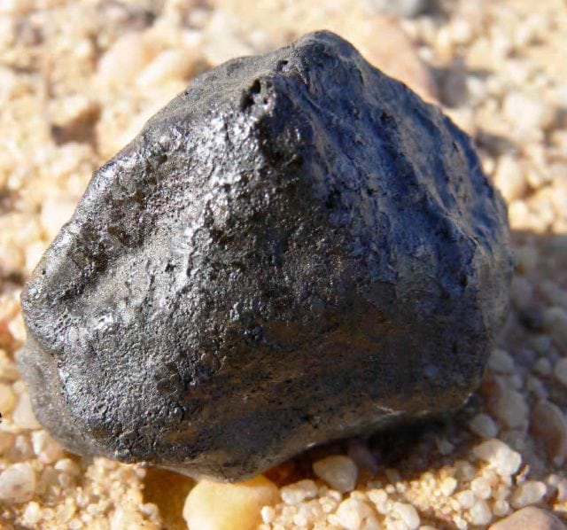 Almahata Sitta meteorite 2 640x598
