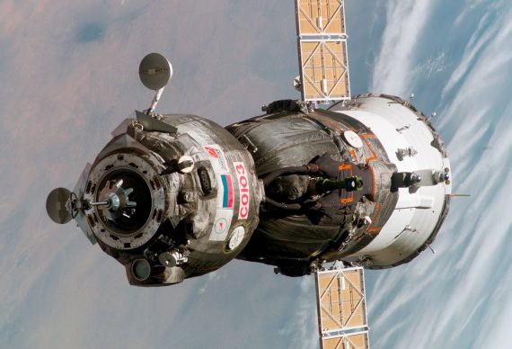 1280px Soyuz TMA 6 spacecraft 570x388