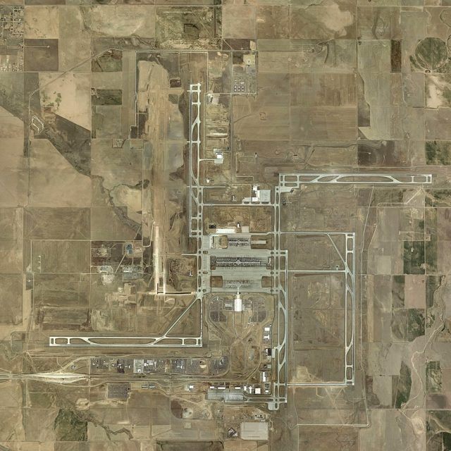 900px Denver airport USGA 2002 mod 640x640