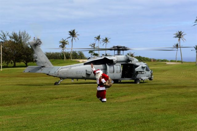 santa helicopter 640x427