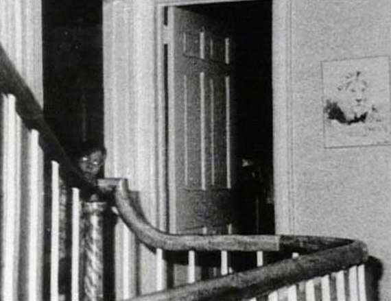 141224 cameras news feature the most famous ghost photographs ever taken image15 kflwqgkcvt