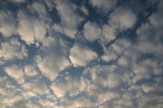 Stratocumulus clouds 570x379