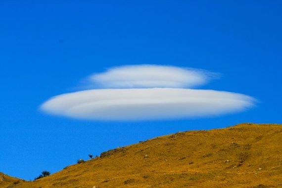 ufo lake erie cloud video 570x379