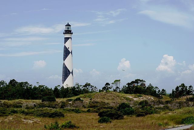 640px Cape Lookout Lighthouse   2013 06   07 640x428