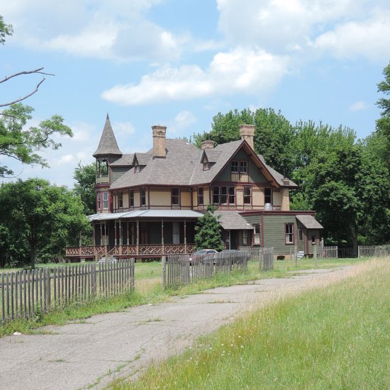 Staten Island’s Kreischer Mansion Is Full Of Paranormal Activity
