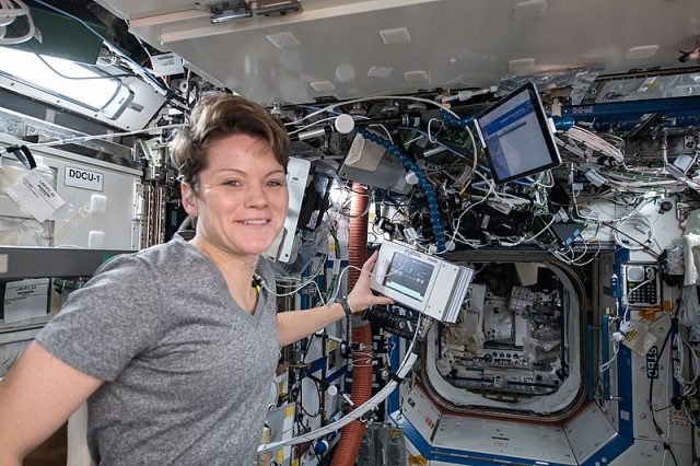 800px ISS 57 Anne McClain exercises inside the Destiny lab 640x426